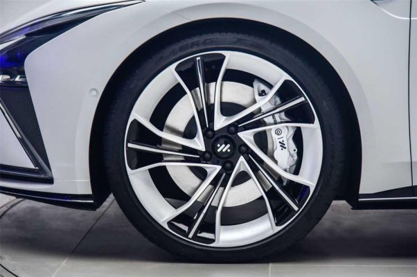 O Zhiji L7 é um automóvel 100% eléctrico chinês com 1100 Km de autonomia