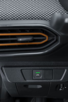 DACIA SANDERO STEPWAY III (BJI CROSS)