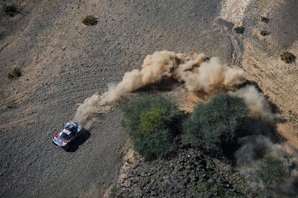 Carlos Sainz and Lucas Cruz
