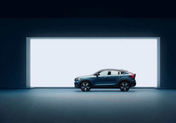 Volvo C40 Recharge Studio