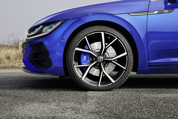Volkswagen Arteon R and Arteon R Shooting Brake