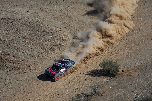Carlos Sainz and Lucas Cruz