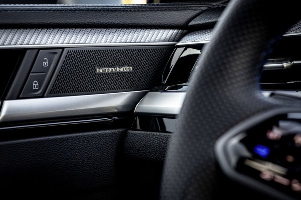 Volkswagen Arteon R and Arteon R Shooting Brake