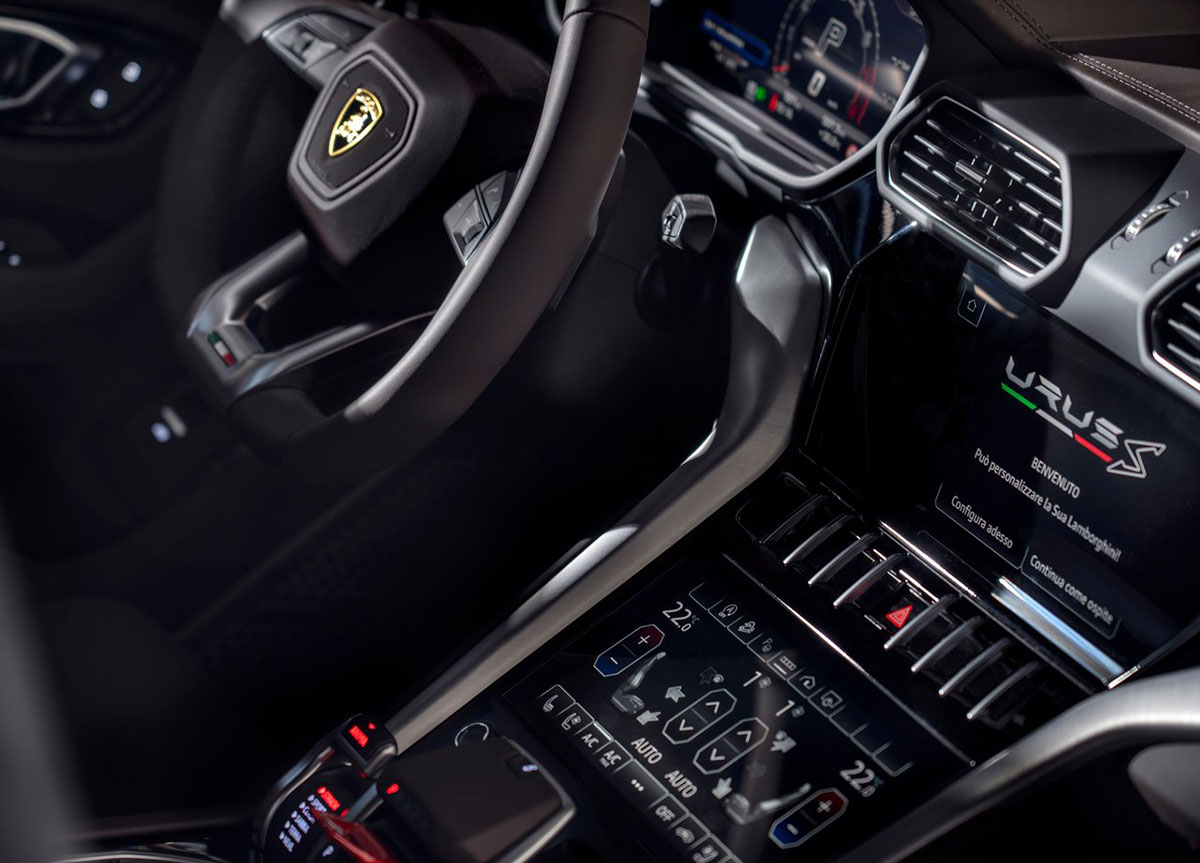 Lamborghini Urus S 2023 02