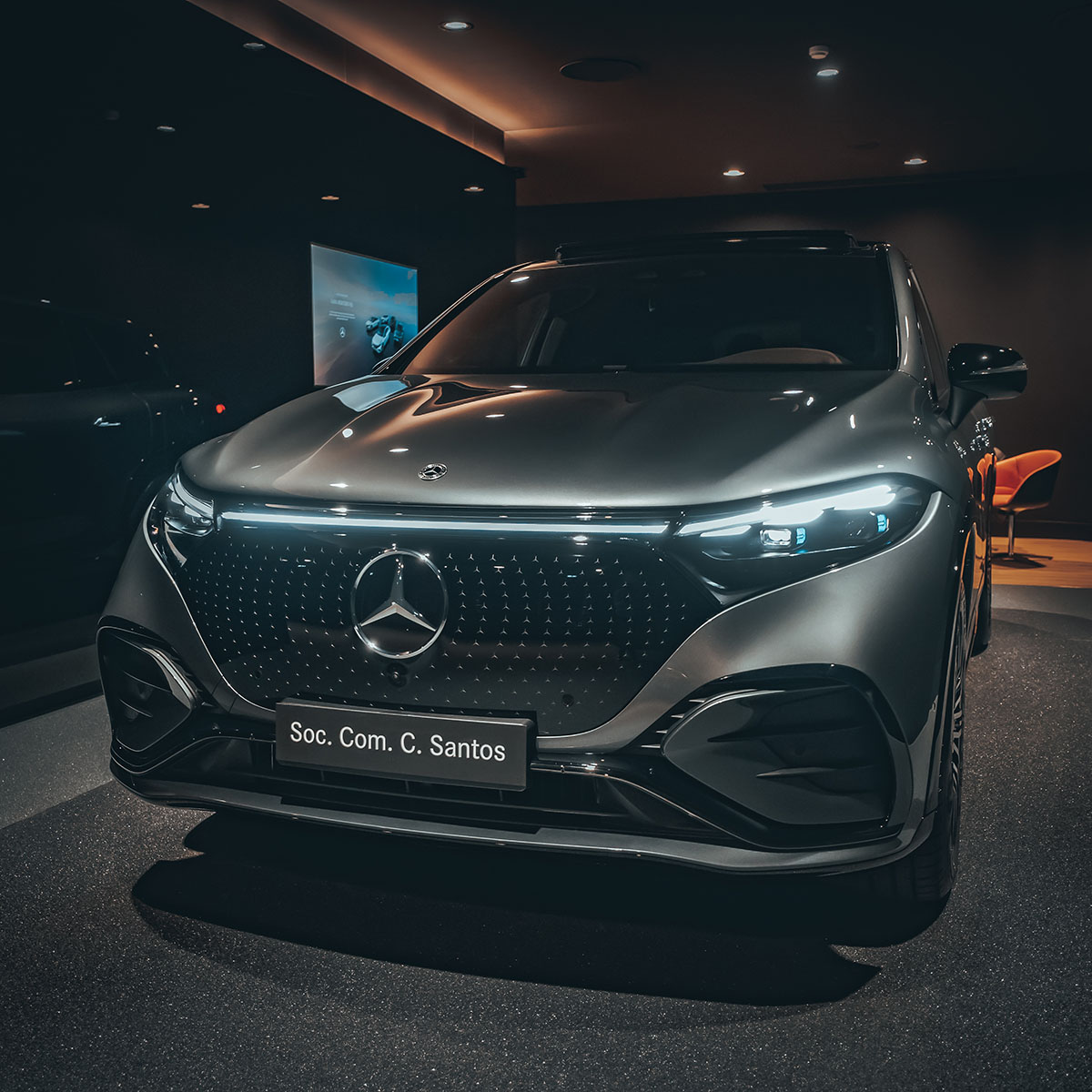 Soc Com C Santos EQS SUV 12