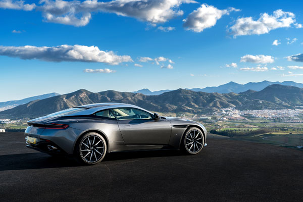 Aston Martin e Bridgestone parceiros no DB11