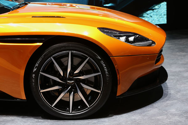 Aston Martin e Bridgestone parceiros no DB11