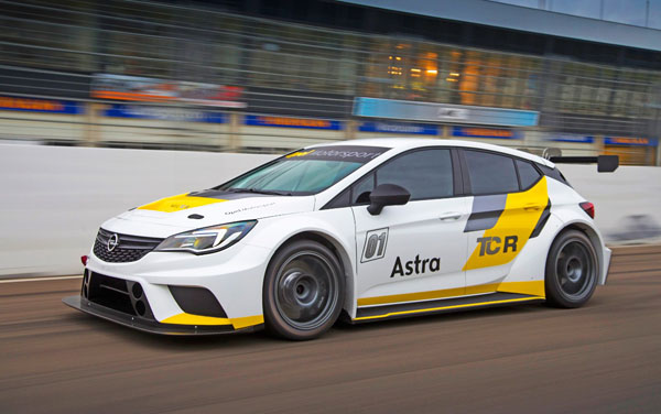 Target Competition aposta em sete Opel Astra TCR
