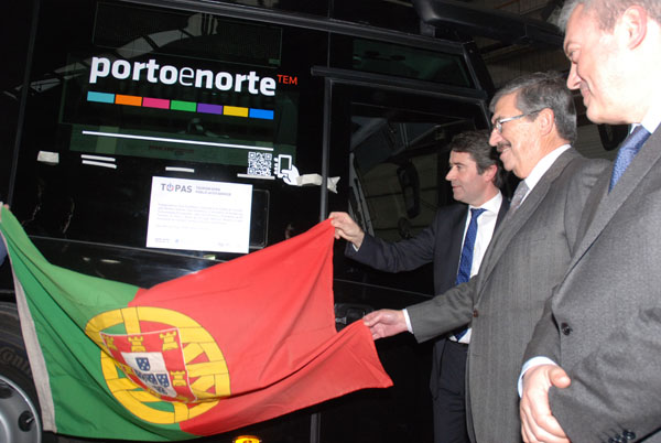 CaetanoBus cria autocarro turístico interactivo 