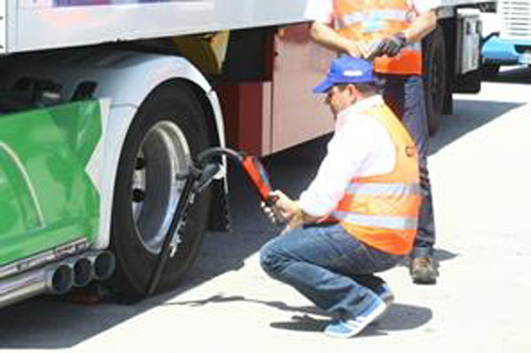 ACAP alerta condutores de pesados sobre pneus