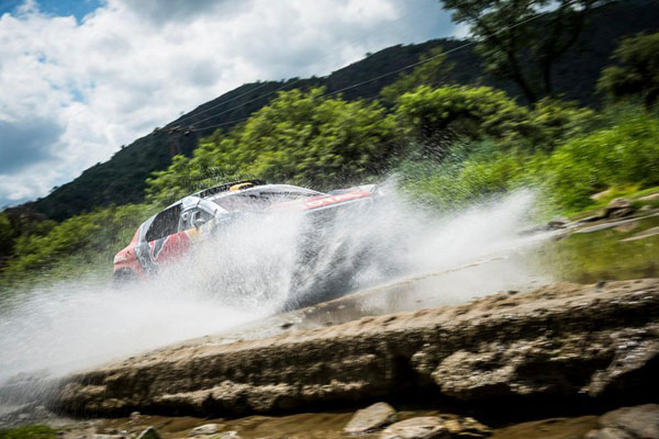 Peterhansel amplia recorde de triunfos no Dakar