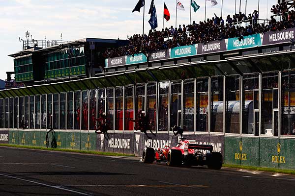 F1-GPAustralia-Vettel-006