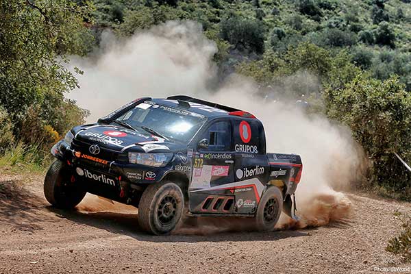 Hilux-CaetanoRacing-01