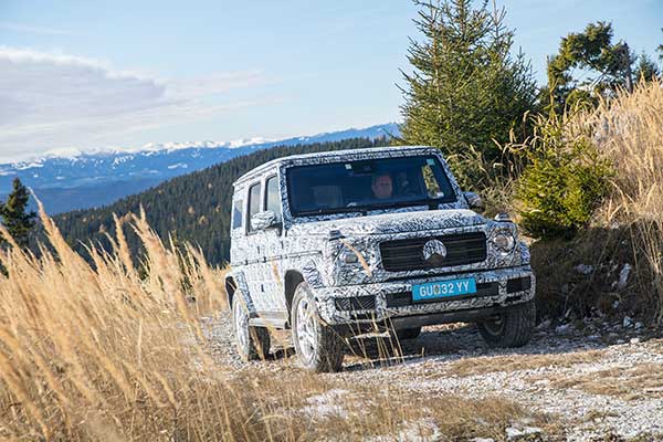Mercedes-Benz-2017-011