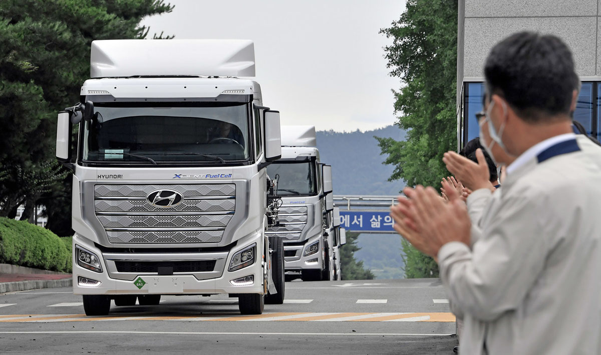 HyundaiXCient 02