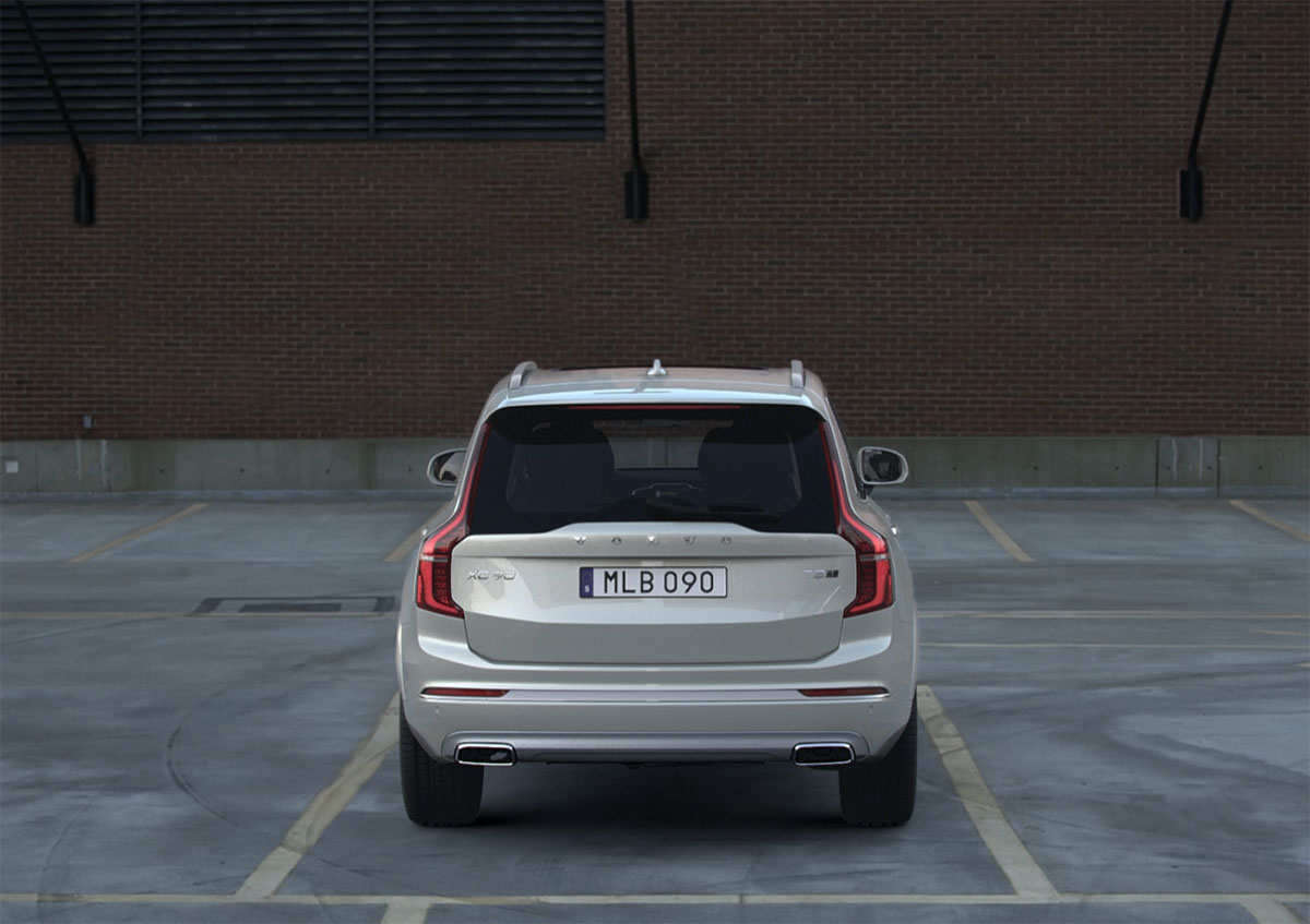 VolvoXC90 04