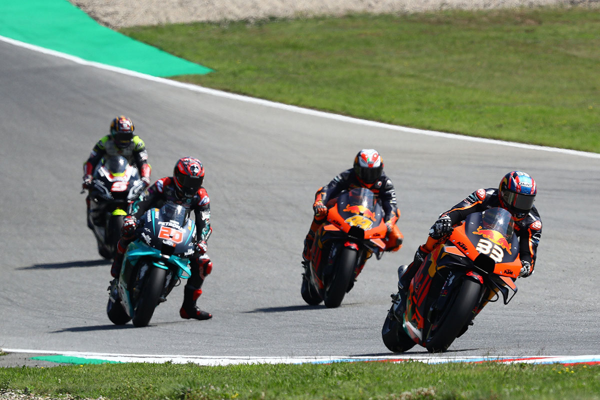 BradBinder Brno 01