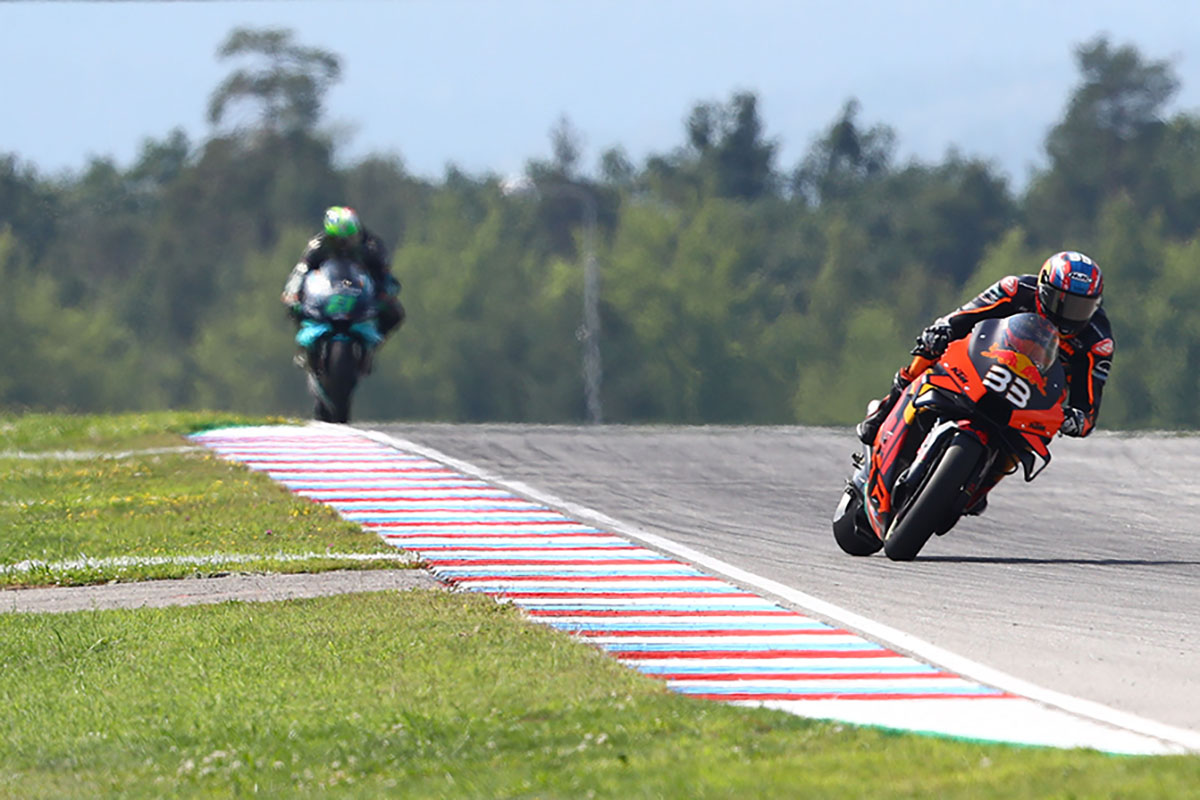 BradBinder Brno 01