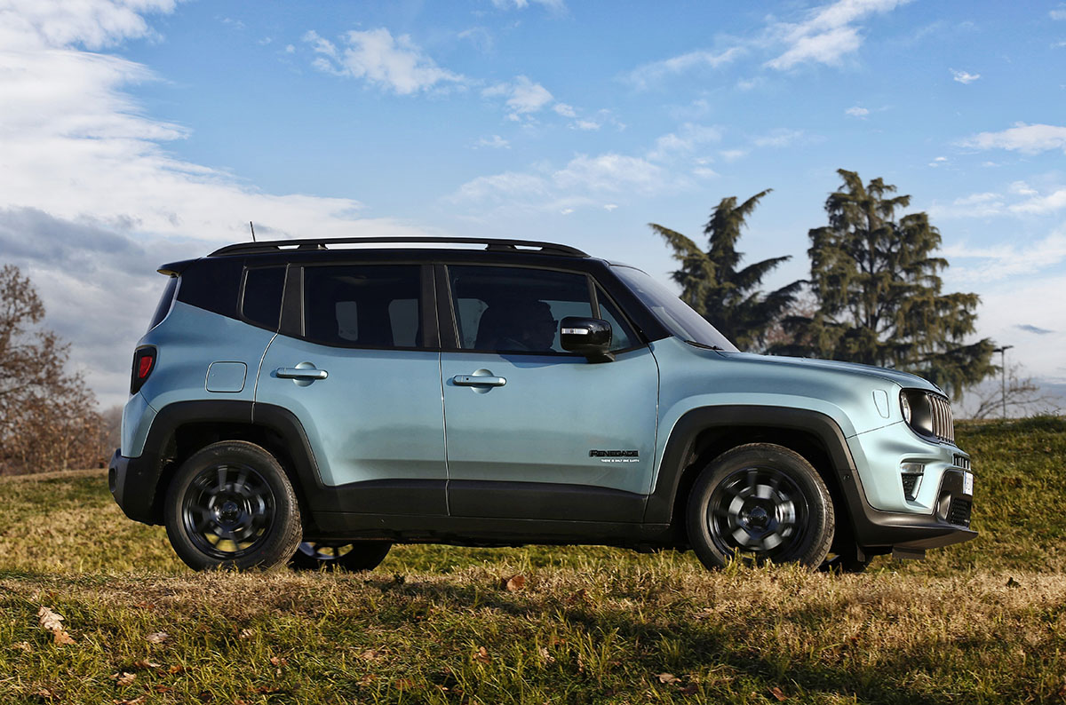 Renegade eHybrid 011