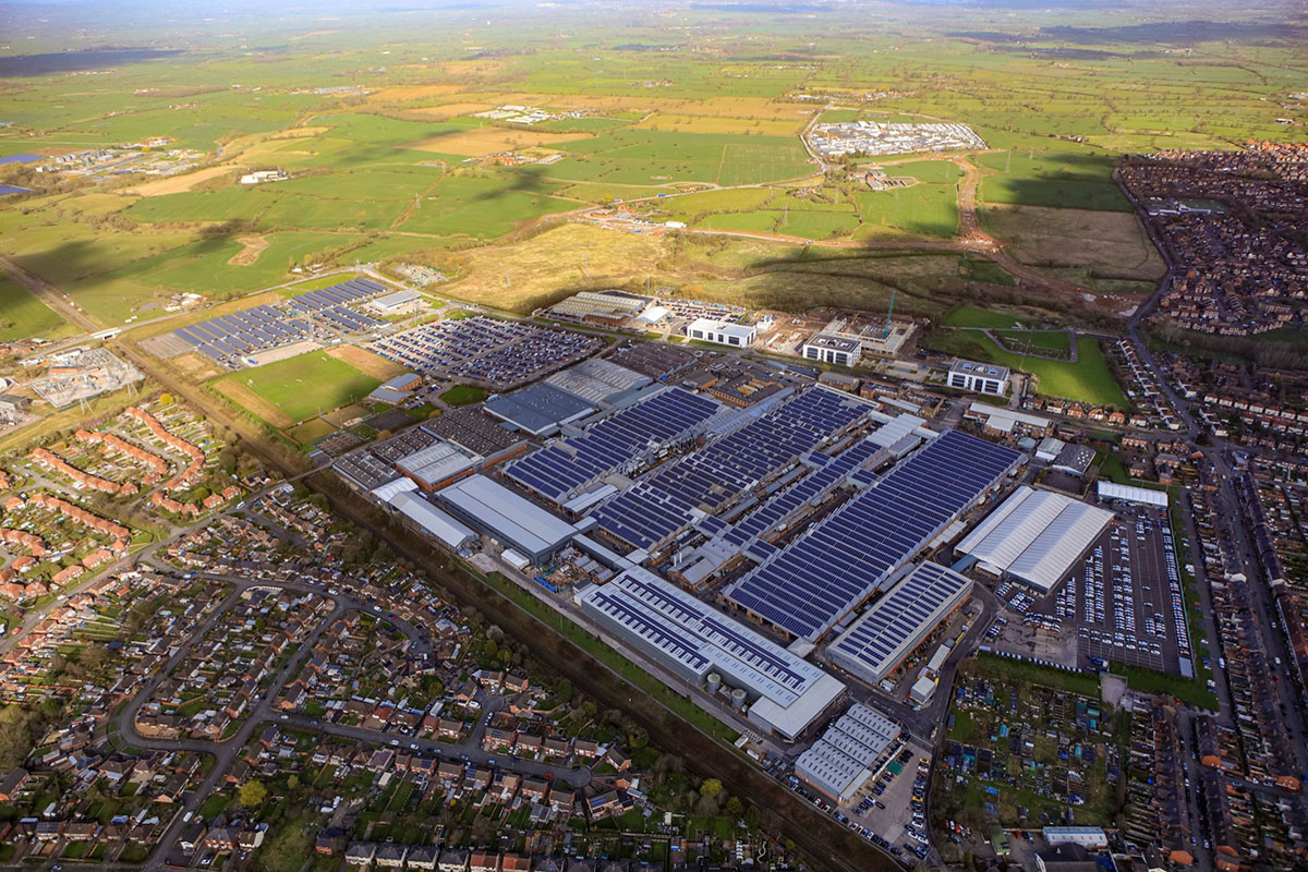 Bentley aposta em paineis solares 01