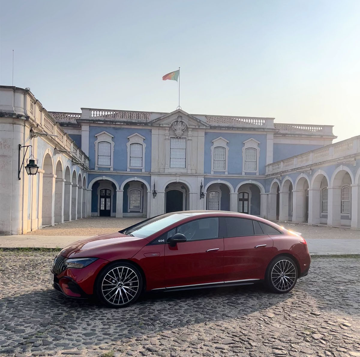 Mercedes Benz AMG EQE 43 01