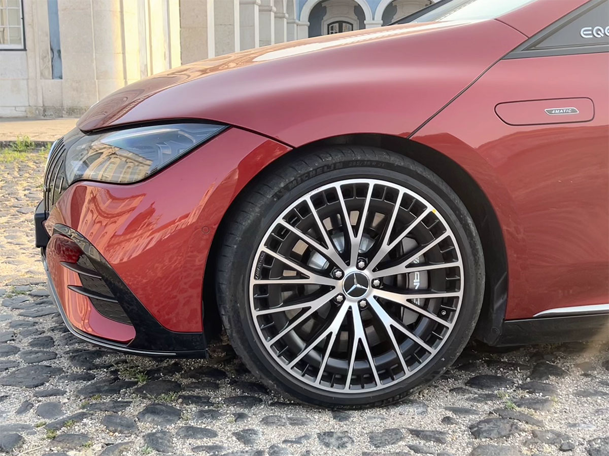 Mercedes Benz AMG EQE 43 05