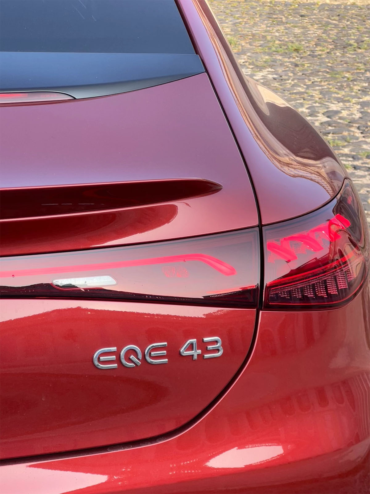 Mercedes Benz AMG EQE 43 09