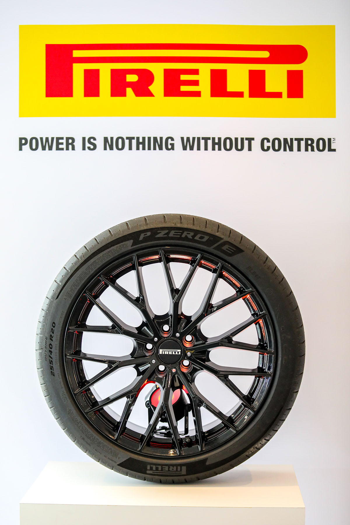 Pirelli P Zero E 02