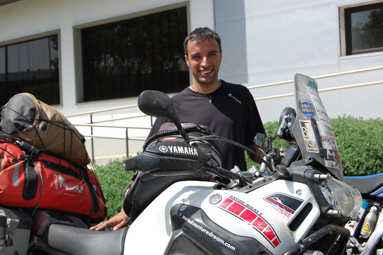 Aventureiro em volta ao mundo visita Hélder Rodrigues