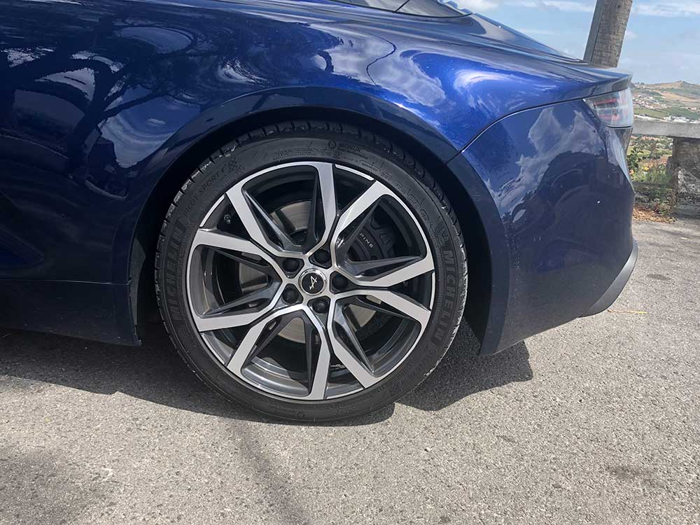 Alpine A110 05